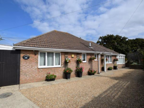 2 Bed in Colwell Bay IC013